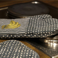 Oven Mitts & Pot Holders
