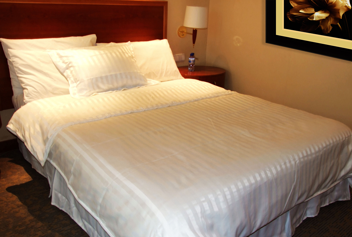 Pearl Duvet Cover Collection White Stripe with Zipper