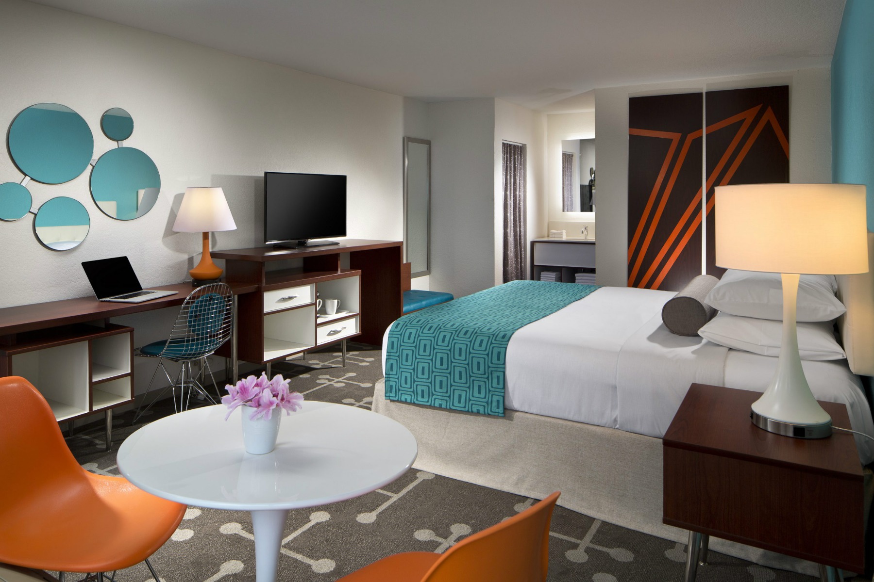 Howard Johnson Bedding Program